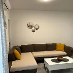 Cozy Marko In Just 230 M From The شقة