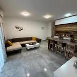 شقة Cozy Marko In Just 230 M From The