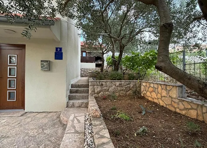Cozy Marko In Just 230 M From The Maslenica