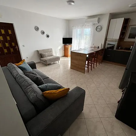 Cozy Marko In Just 230 M From The Maslenica