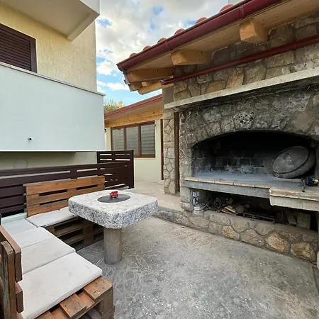 Cozy Marko In Just 230 M From The Maslenica
