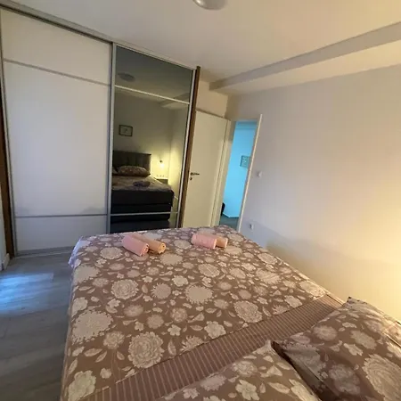 Cozy Marko In Just 230 M From The