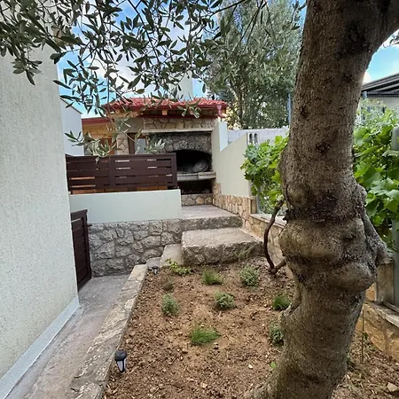 Cozy Marko In Just 230 M From The Maslenica