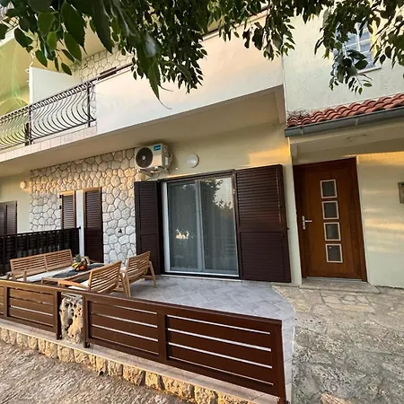 Apartment Cozy Marko In Just 230 M From The Maslenica