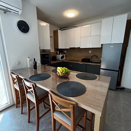 Апартаменты Modern Marko In Just 230 M From The *